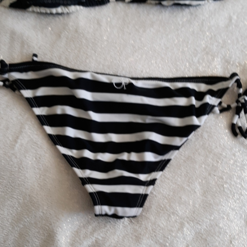 Bathing suit - Picture 4 of 4